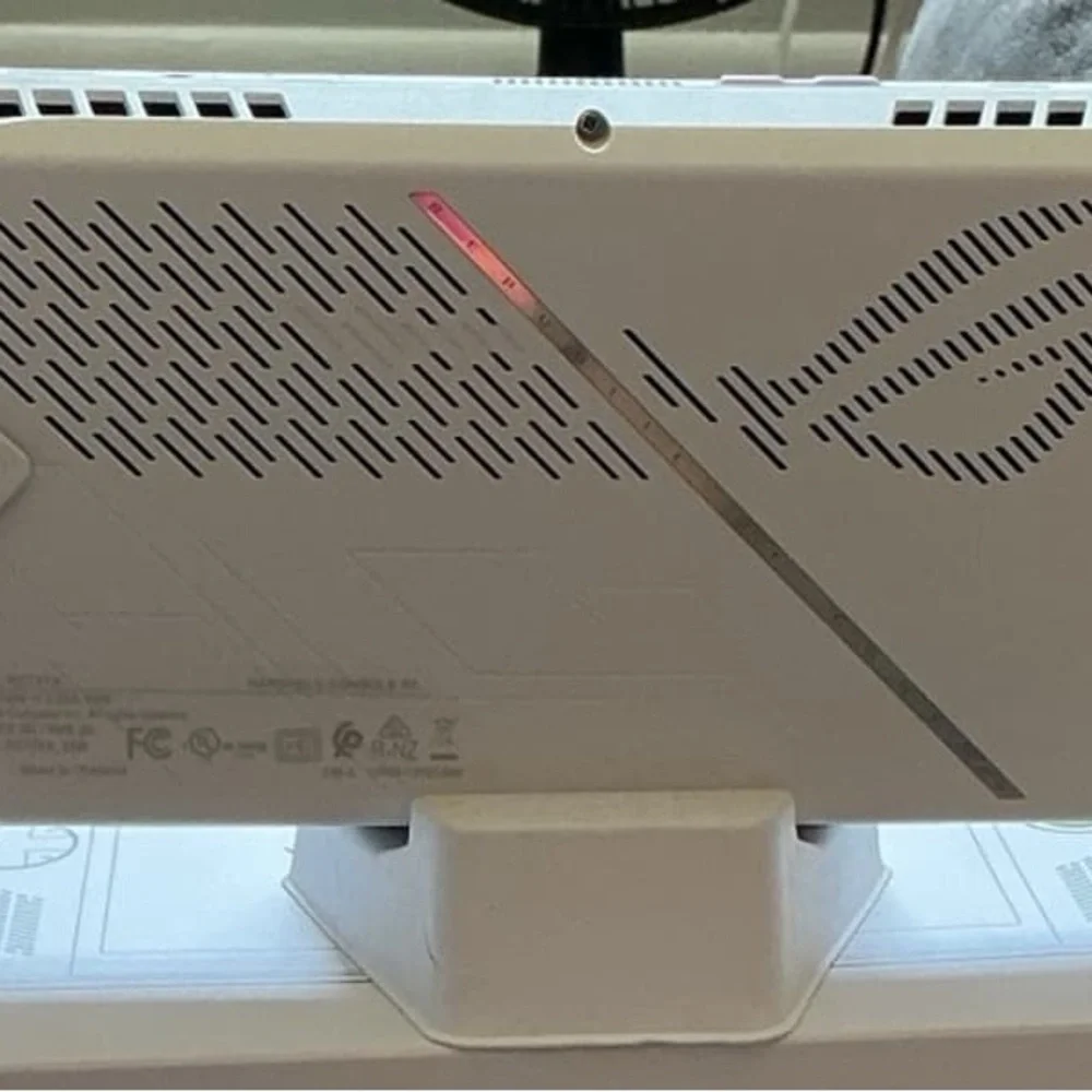 ROG XBOX Ally Z2a 16gb Ram 512gb ssd windows 11 - Picture 2 of 8